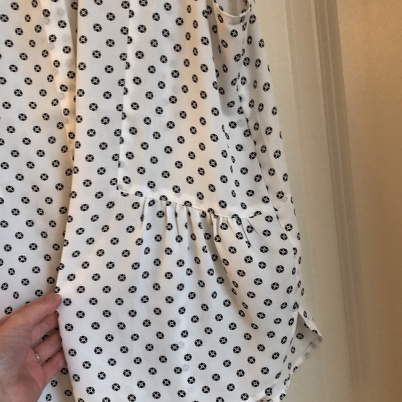 White & Black Loft Top - Picture 5 of 6